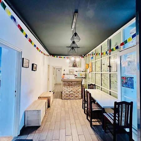 Bishnu Hostel Загреб Экстерьер фото