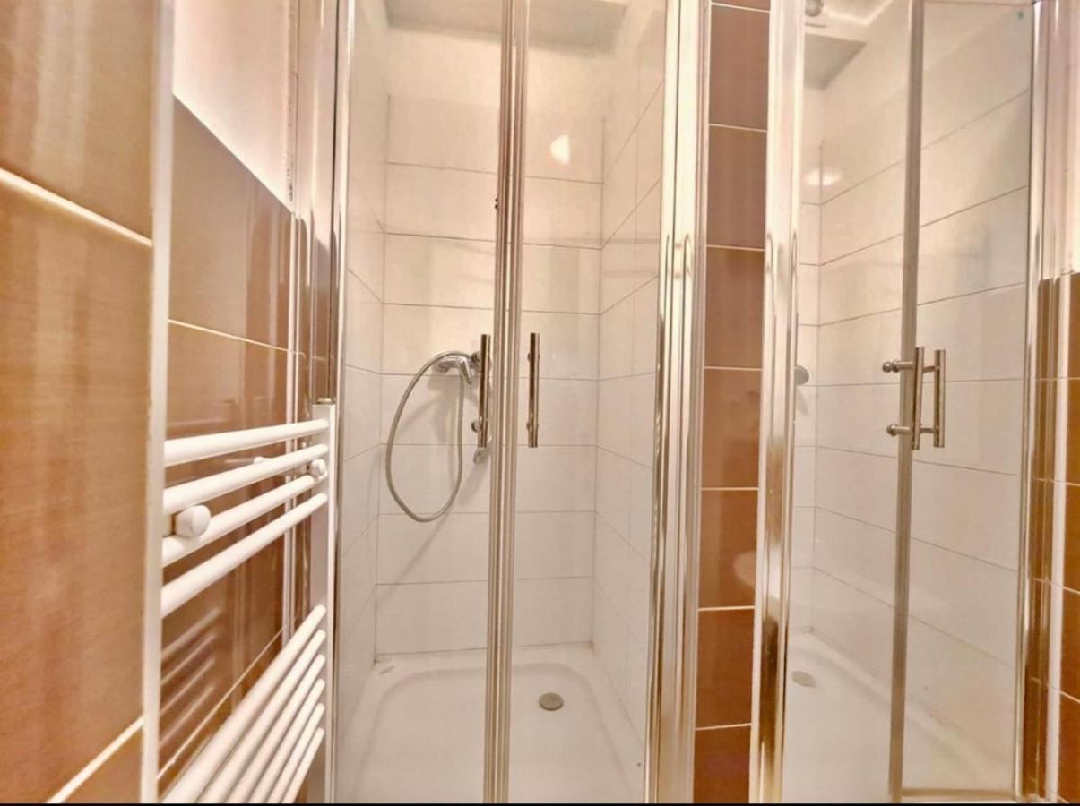 Bishnu Hostel Загреб Экстерьер фото